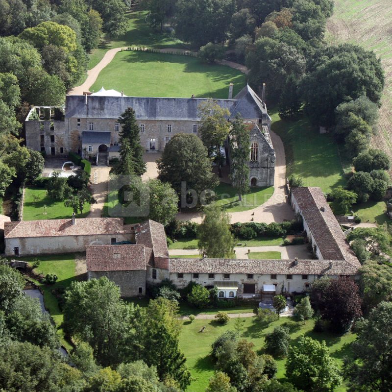 Abbaye du pin -Béruges - France
