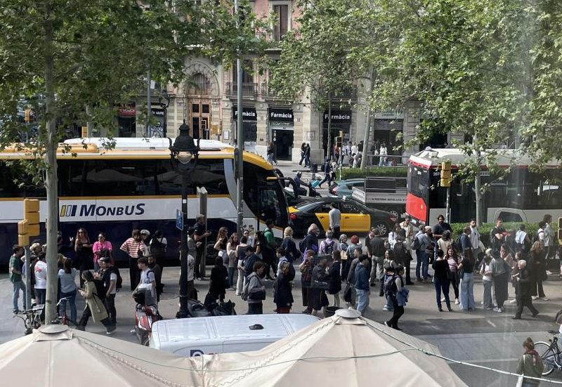 El 28 d'abril, durant l'apagada, només funcionaven els busos